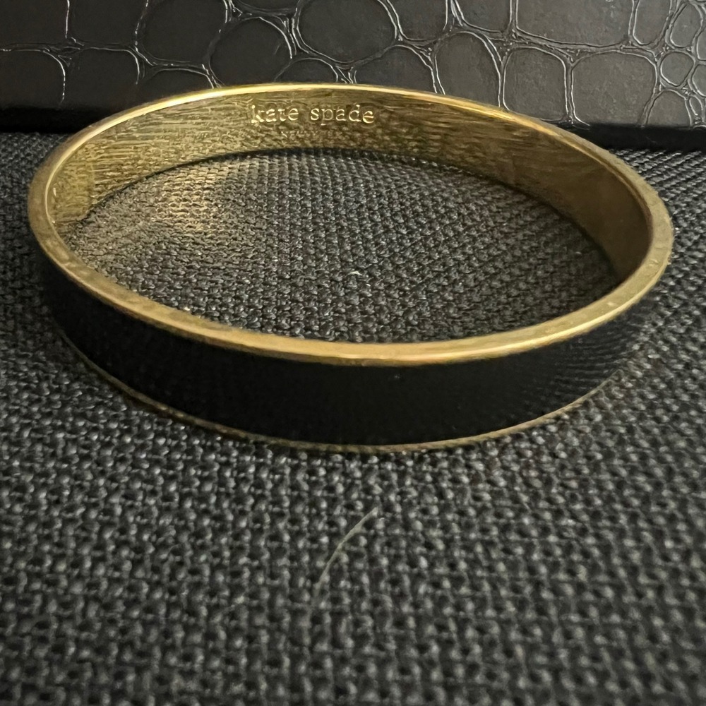 Kate Spade Black Enamel Gold Tone Bangle Bracelet Size M Quiet Luxury